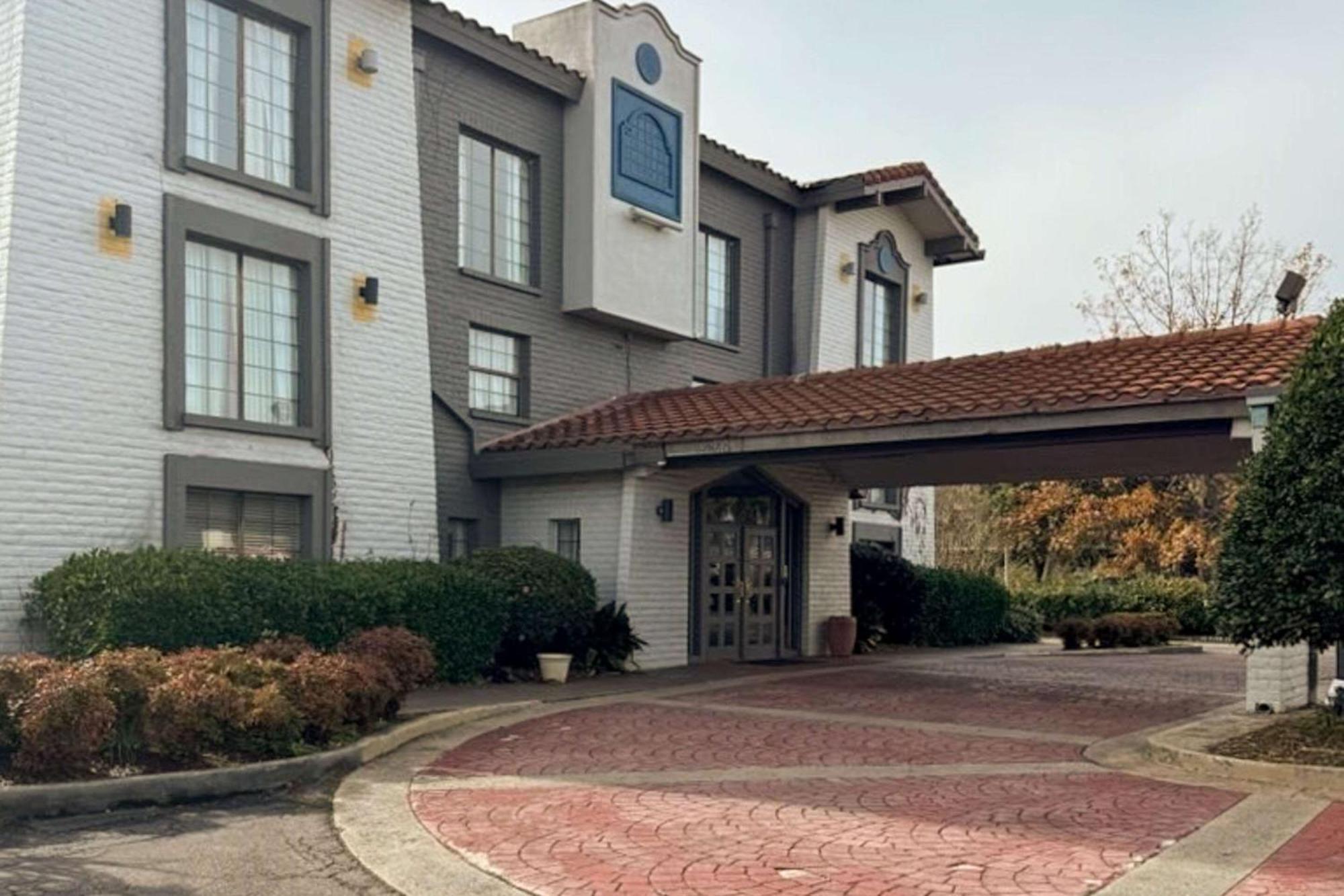 Days Inn By Wyndham Augusta Washington Rd Exterior photo